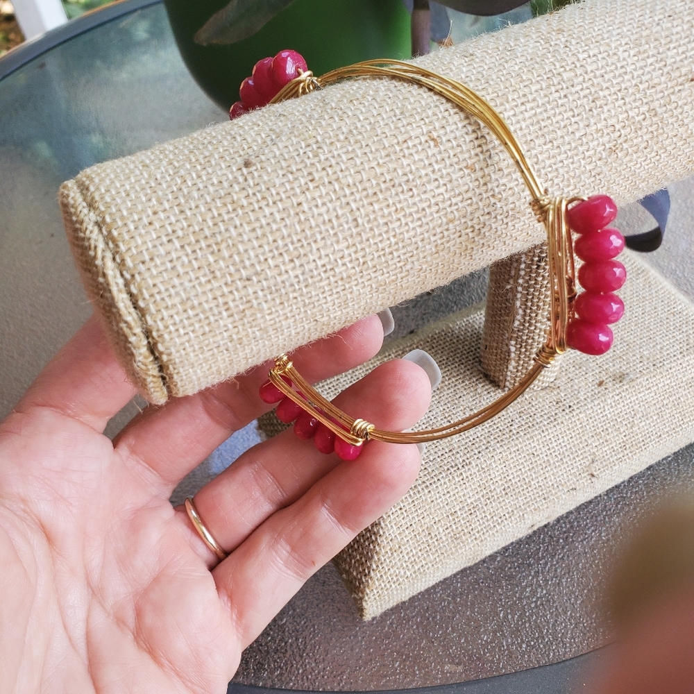 Pink bead gold wired bangle bracelet